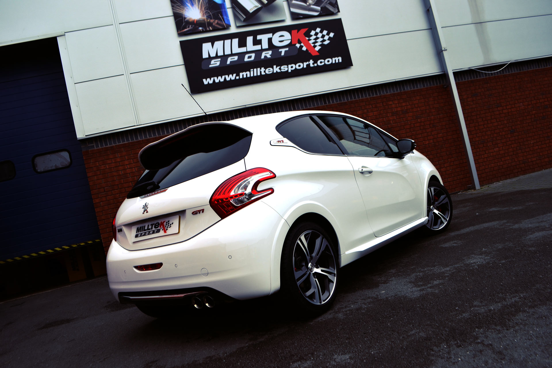 peugeot 208 wind deflectors